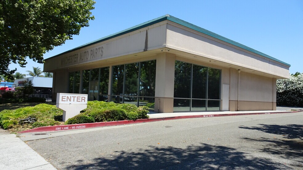 More Photos Of 1366 S Winchester Blvd, San Jose Freestanding For Lease