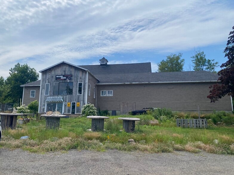 Primary Photo Of 17 Dodge Rd, Edgecomb Light Manufacturing For Sale