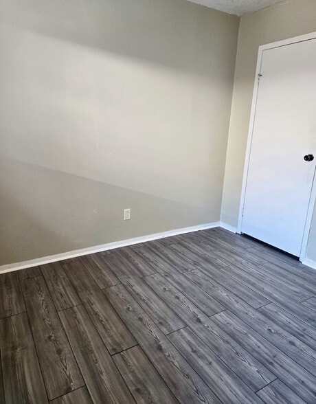 More Photos Of 1400 N Saint Marys St, Beeville Apartments For Sale