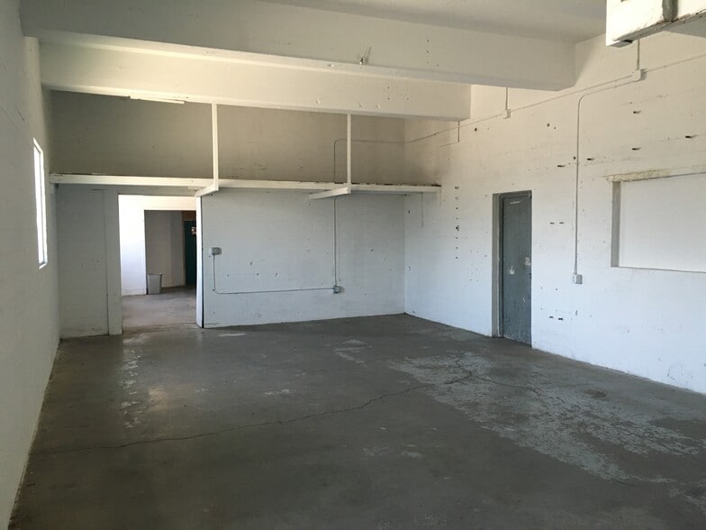 More Photos Of 5390-5396 Alhambra Ave, Los Angeles Light Manufacturing For Sale