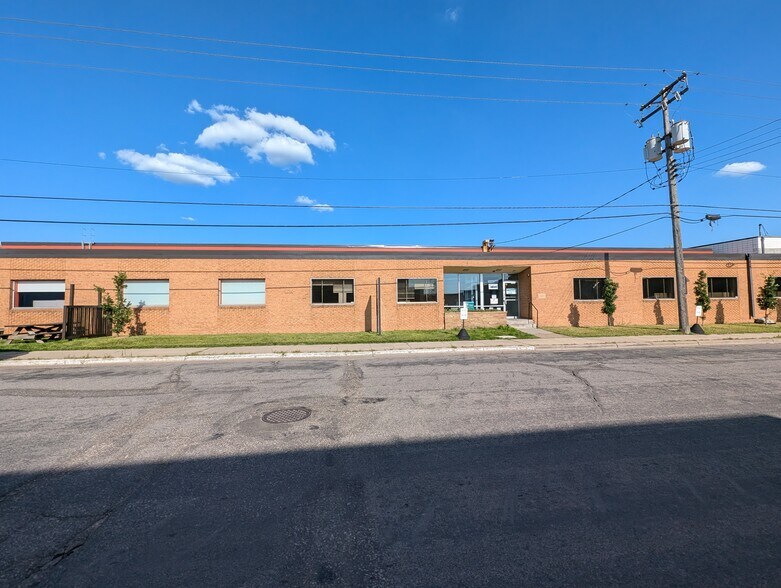 More Photos Of 860 Vandalia St, Saint Paul Warehouse For Lease