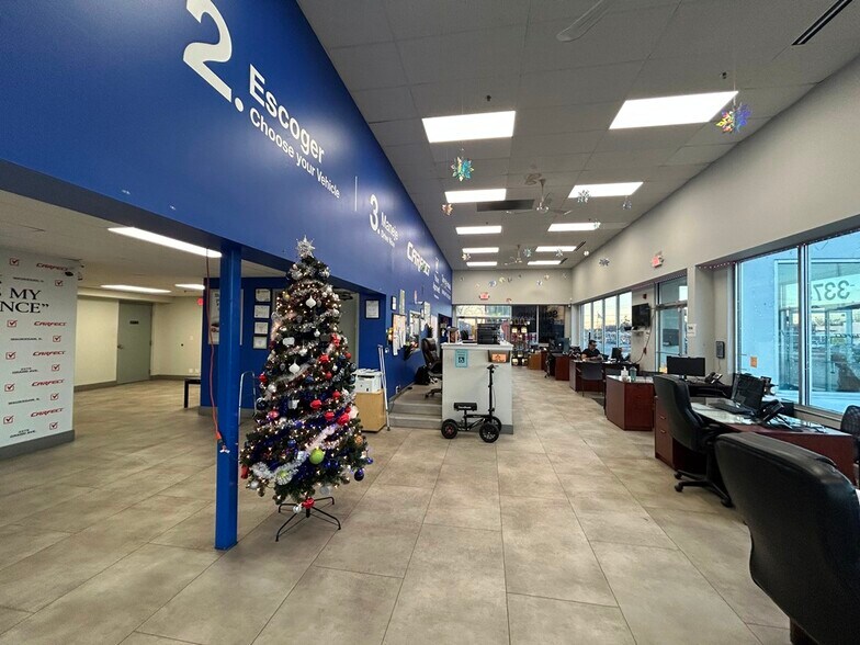 More Photos Of 3375 W Grand Ave, Waukegan Auto Dealership For Sale