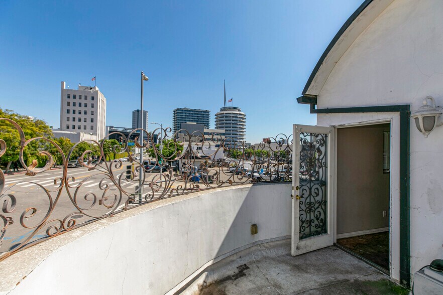 More Photos Of 6340 Yucca St, Los Angeles Restaurant For Lease