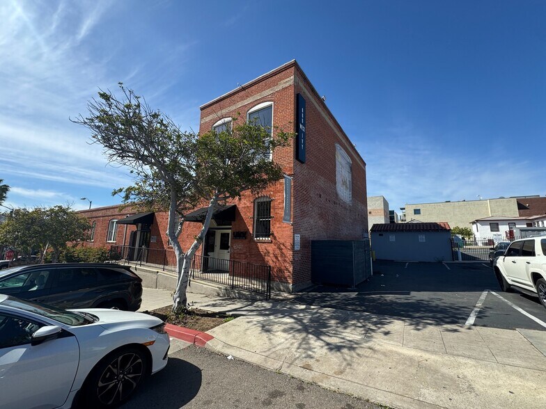 More Photos Of 800 W Ivy St, San Diego Storefront Retail Office For Lease