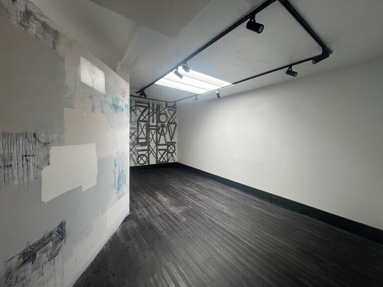 More Photos Of 7540-7542 Fay Ave, La Jolla Storefront Retail Office For Lease