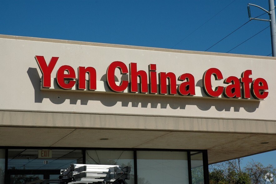 More Photos Of 1225 Belt Line Rd, Garland Unknown For Lease