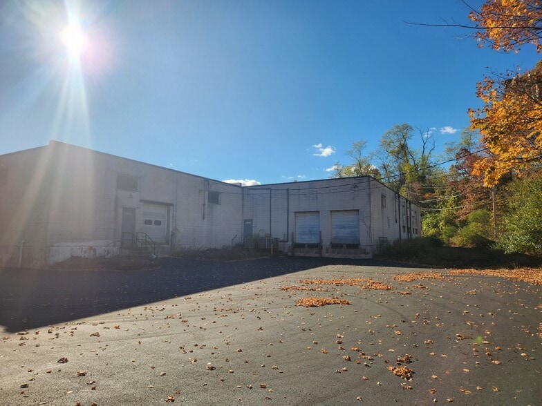 More Photos Of 925 Sherman Ave, Hamden Warehouse For Lease