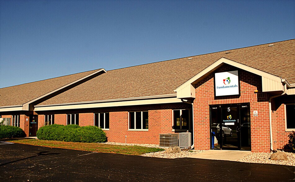 More Photos Of 5793 W Grande Market Dr, Appleton Unknown For Lease