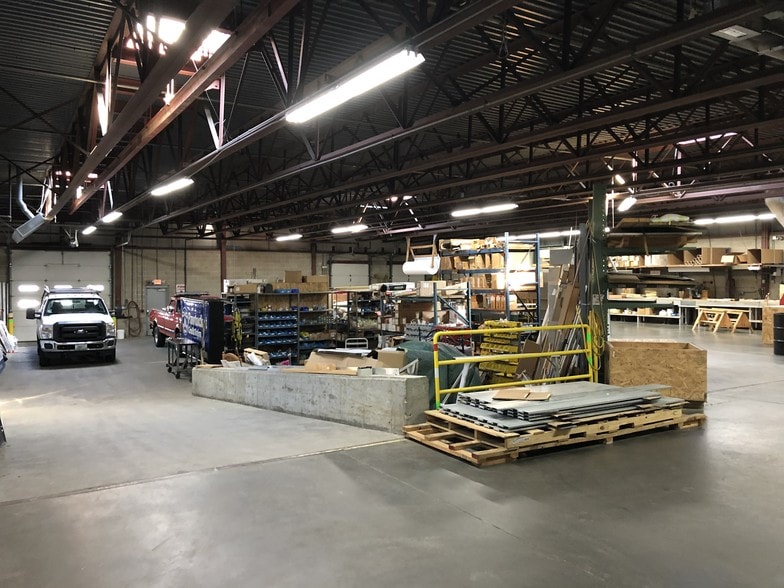 More Photos Of 676 George Washington Hwy, Lincoln Manufacturing For Lease