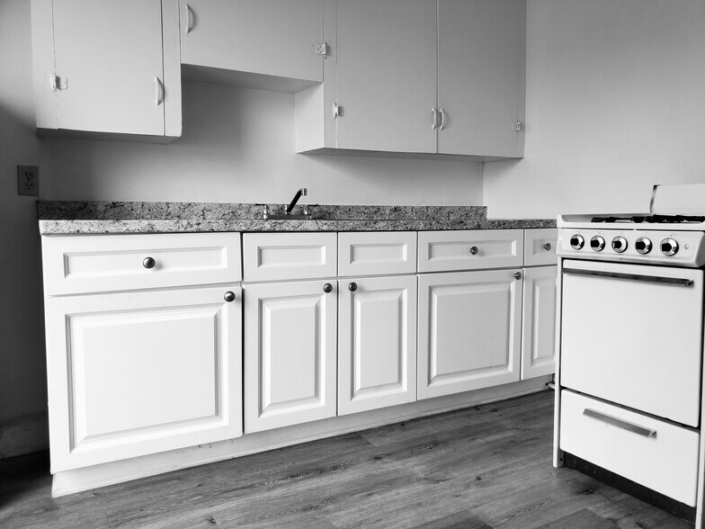 More Photos Of 327 Riverdale Dr, Glendale Apartments For Sale