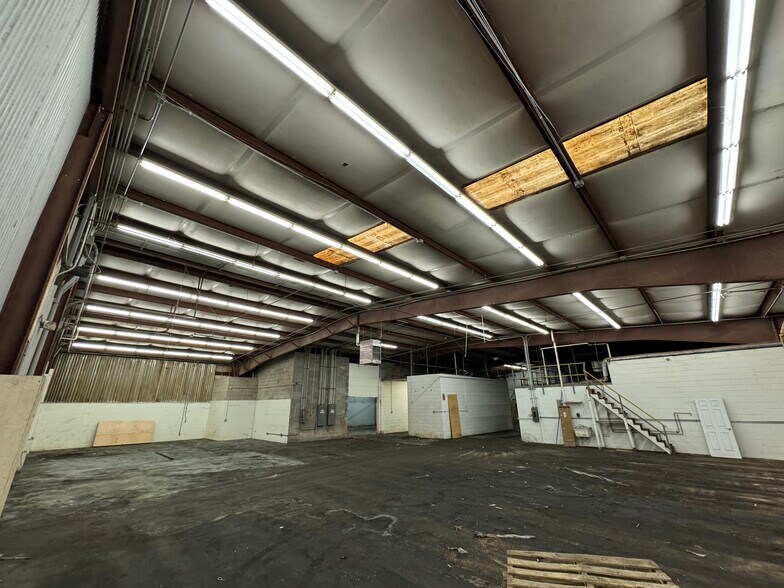 More Photos Of 900 Freedom Dr, Raleigh Warehouse For Lease
