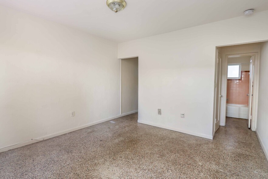 More Photos Of 976 NW 6th St, Miami Apartments For Sale