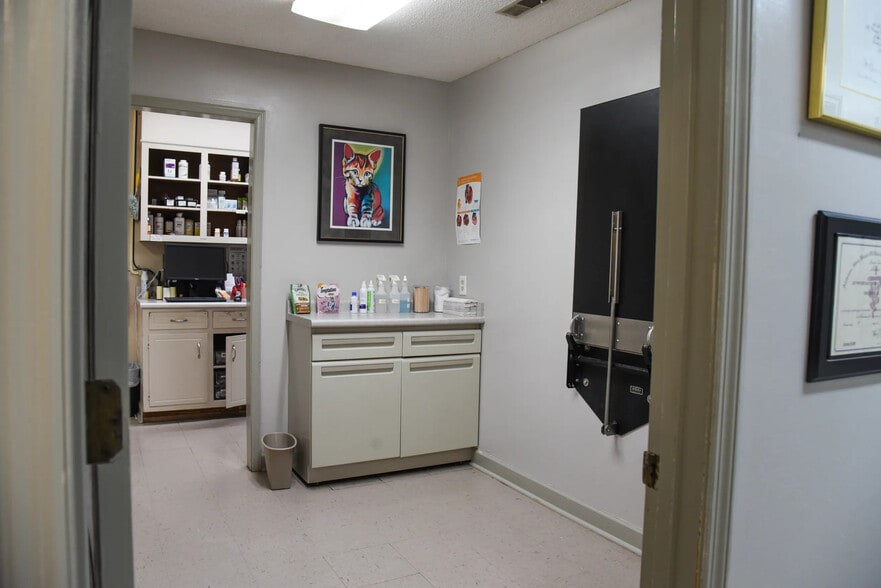 More Photos Of 2218 Beltline Rd SW, Decatur Medical For Sale