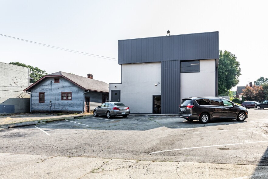 6214 Carrollton Ave, Indianapolis, IN 46220 Medical Office For Lease