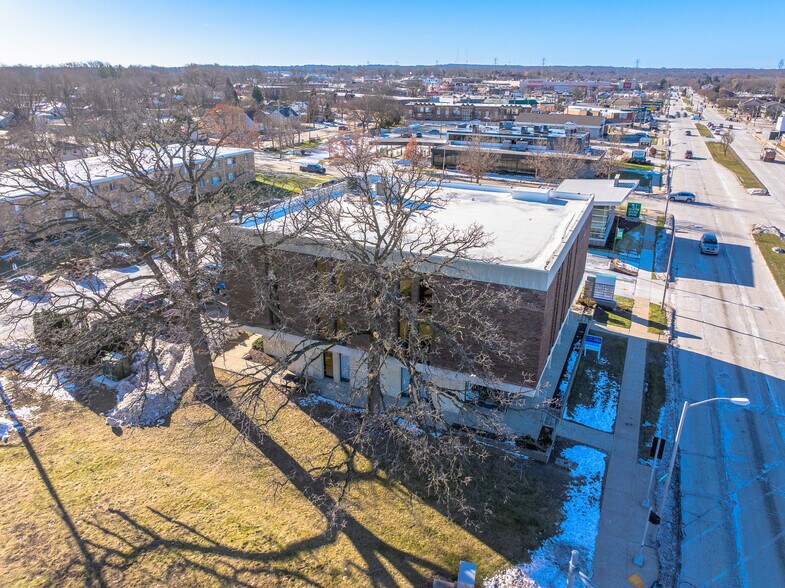 More Photos Of 10533 W National Ave, West Allis Office For Sale