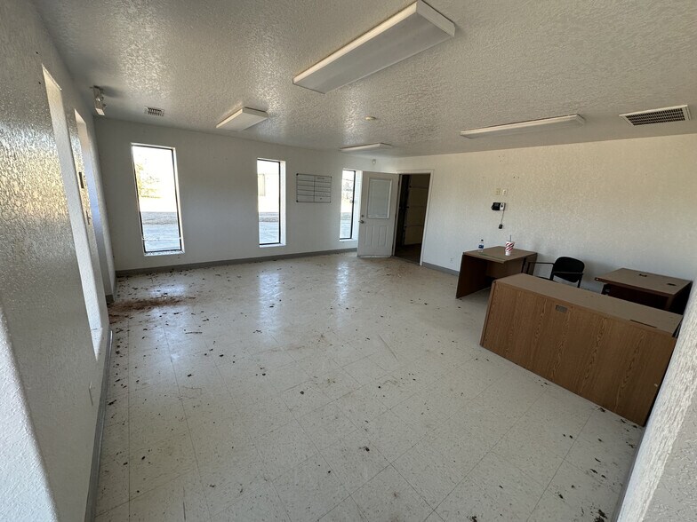 More Photos Of 1811 Lubbock Hwy, Lamesa Warehouse For Sale