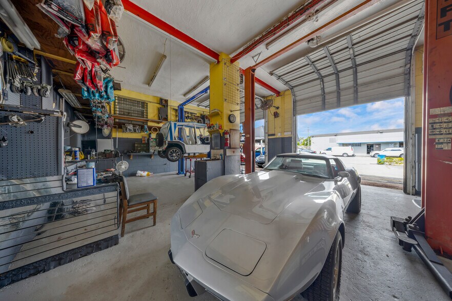 More Photos Of 2692 Palm Ave, Hialeah Auto Repair For Sale