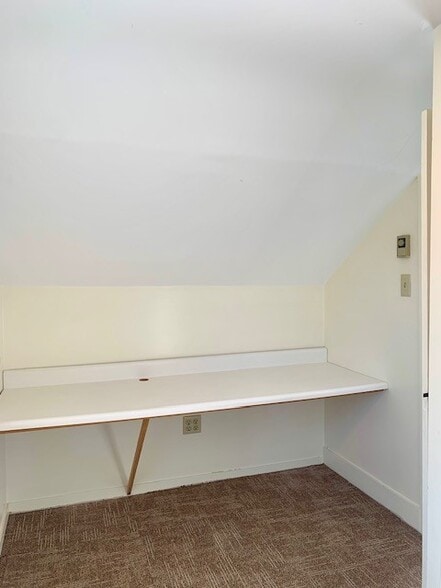 More Photos Of 162 Main St, Yarmouth Office For Lease