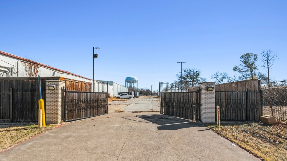 More Photos Of 1019 Perry St, Irving Land For Sale