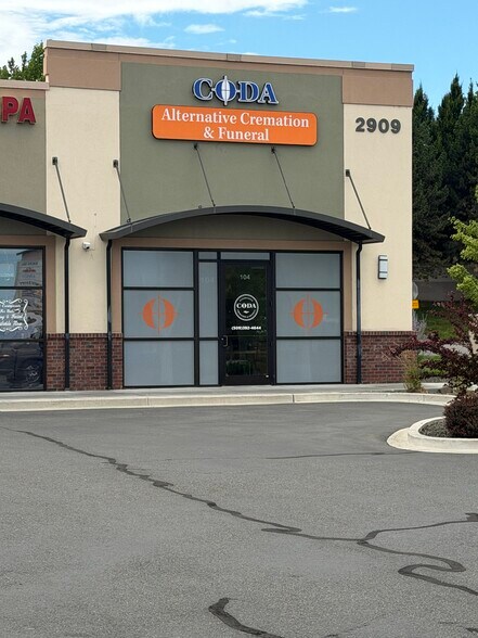 More Photos Of 2909 S Quillan St, Kennewick General Retail For Lease