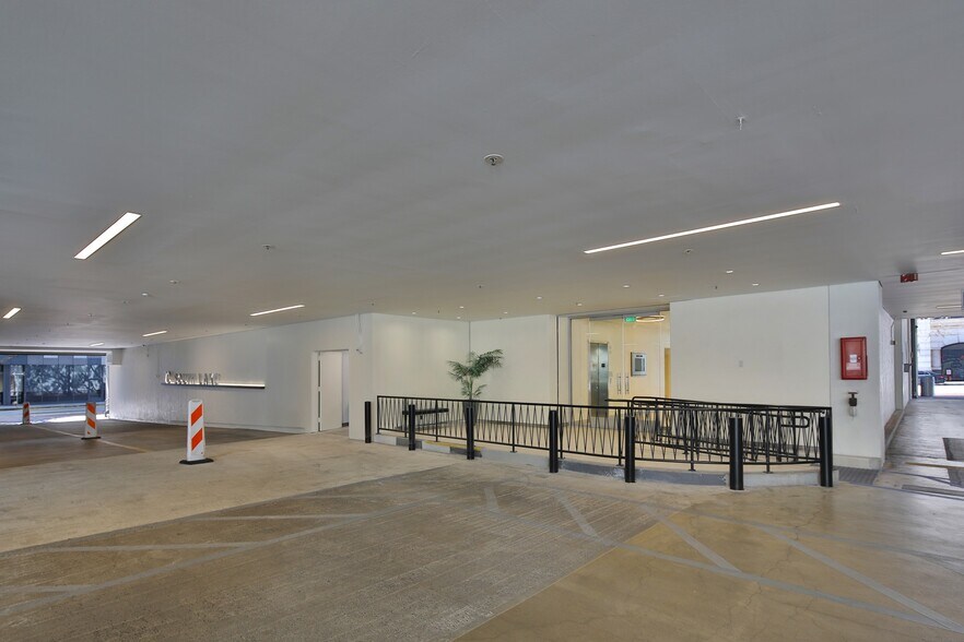 More Photos Of 70 S Lake Ave, Pasadena Office For Lease