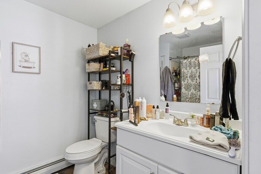 More Photos Of 158 Court St, Laconia Apartments For Sale