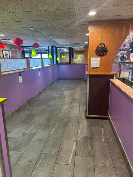 More Photos Of 2613 E Clairemont Ave, Eau Claire Restaurant For Lease