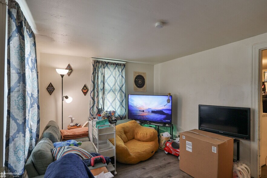 More Photos Of 304 E Kline Ave, Lansford Multifamily For Sale