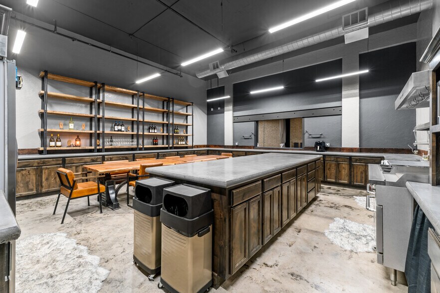 More Photos Of 514 Robertson Blvd, Chowchilla Storefront For Sale