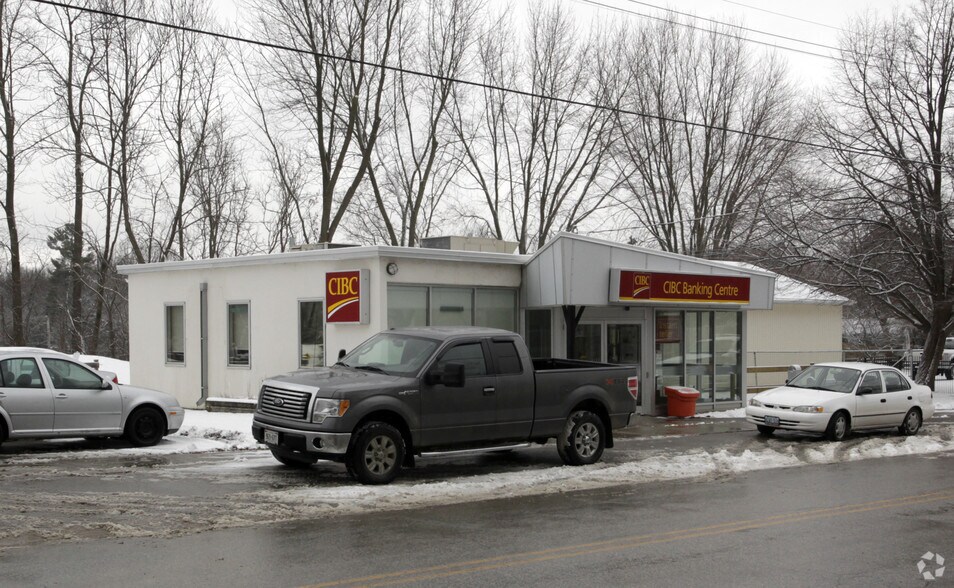 Primary Photo Of 254 Pefferlaw Rd, Georgina Bank For Sale