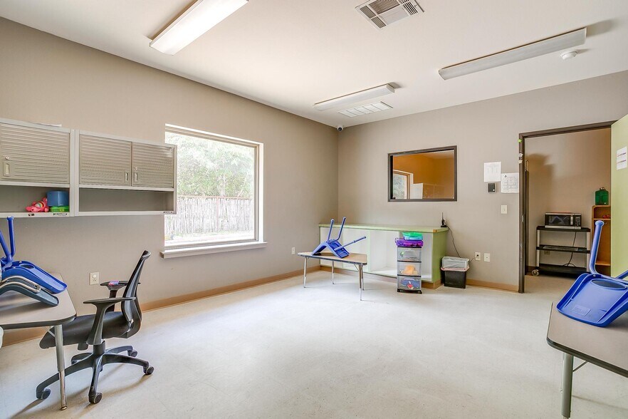 More Photos Of 905 Roberts Cut Off Rd, River Oaks Office For Sale