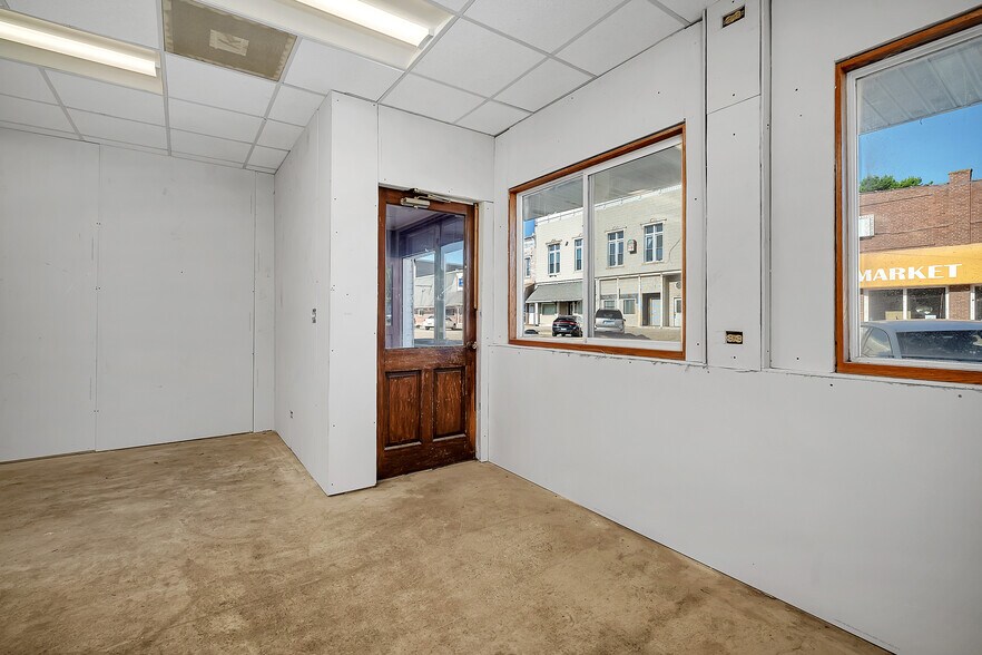 More Photos Of 516 Depot St, Mazon Storefront Retail Residential For Lease