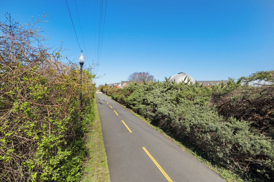 More Photos Of 761B Monroe St, Herndon Office Residential For Lease