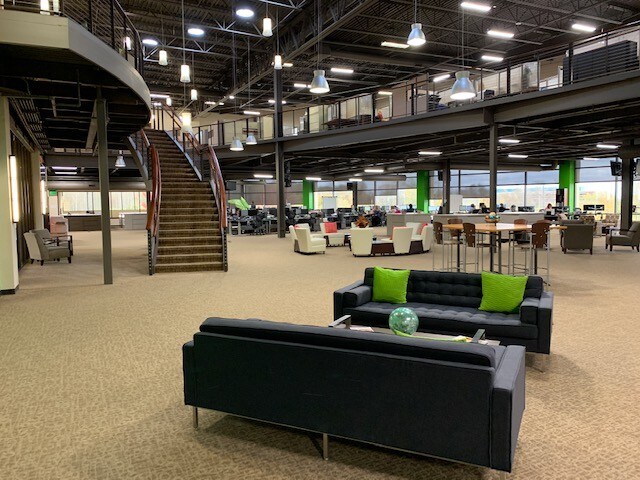 More Photos Of 2210 Woodland Dr, Manitowoc Office For Lease