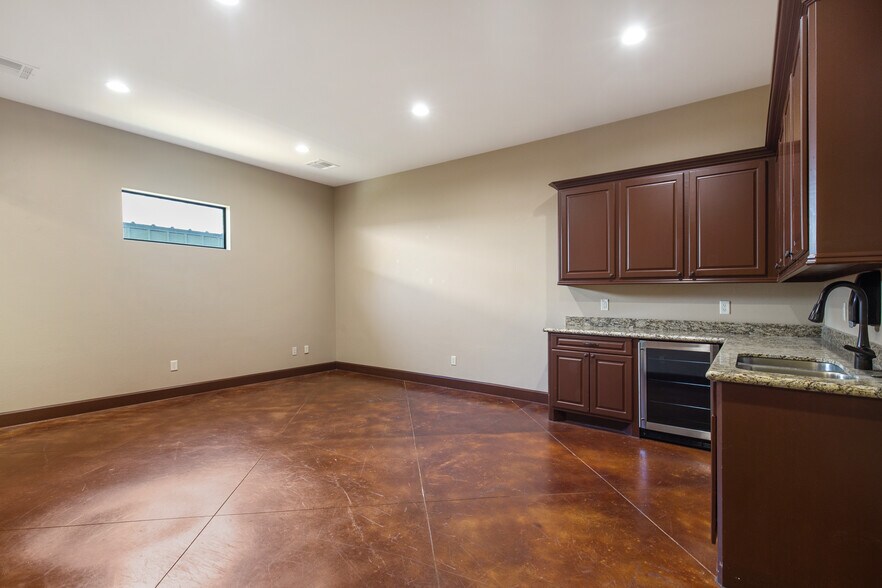 More Photos Of 14375 Liberty St, Montgomery Coworking Space