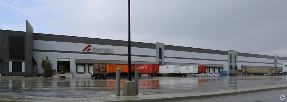 More Photos Of 8151 Churchill St, Delta Warehouse For Lease