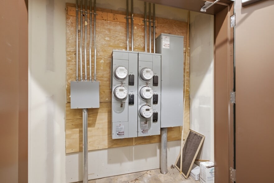 More Photos Of 2000 N Milwaukee Ave, Chicago Apartments For Sale