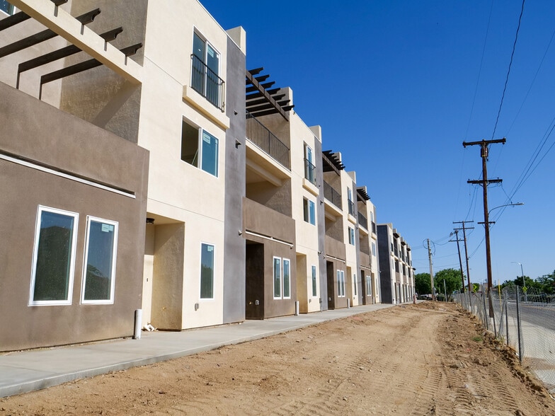 More Photos Of 38225 9th Street East, Palmdale Apartments For Sale