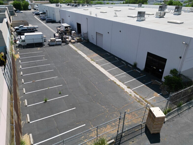 More Photos Of 1425 S Victoria Ct, San Bernardino Research And Development For Lease