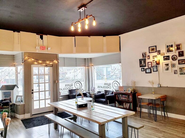 Primary Photo Of 1624 W University Ave, Muncie Restaurant For Lease