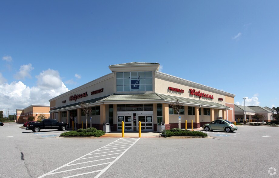 More Photos Of 8244 Navarre Pky, Navarre Unknown For Lease