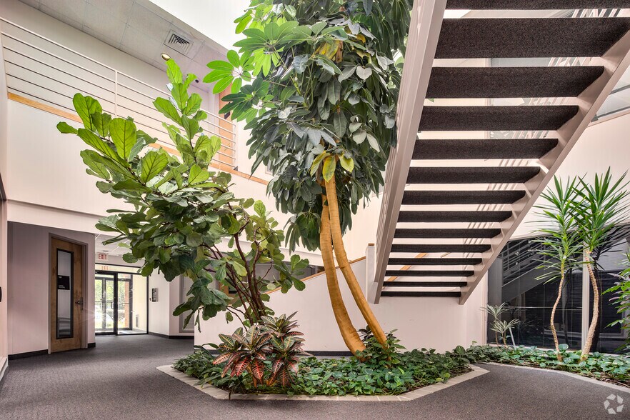 More Photos Of 4000 Blackburn Ln, Burtonsville Unknown For Lease