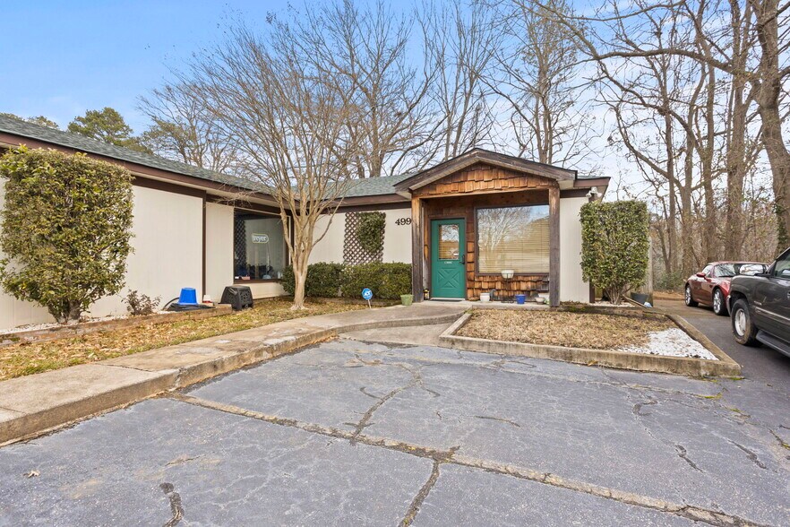 More Photos Of 499 S Pleasantburg Dr, Greenville Freestanding For Sale