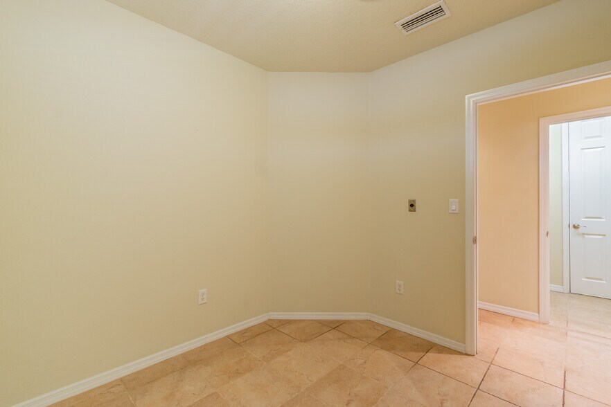 More Photos Of 2142 Ashley Oaks Cir, Wesley Chapel Medical For Sale