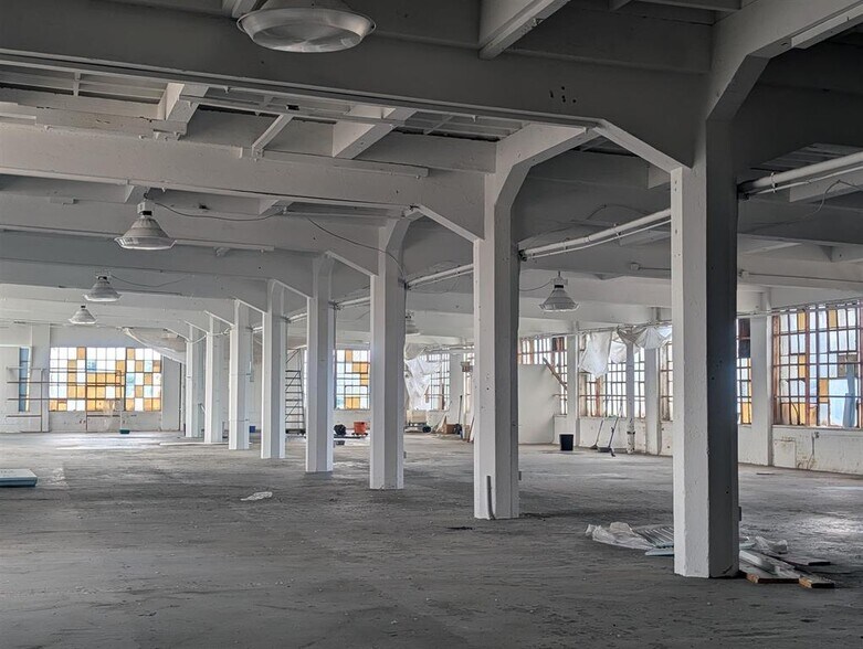 More Photos Of 91 Main St, Claremont Self Storage For Sale