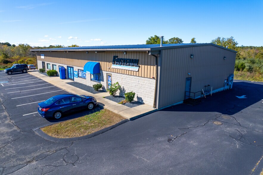 More Photos Of 793 W Center St, West Bridgewater Flex For Sale