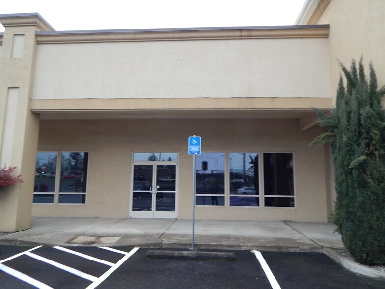 More Photos Of 145 Myrtle St, Sutherlin Unknown For Lease