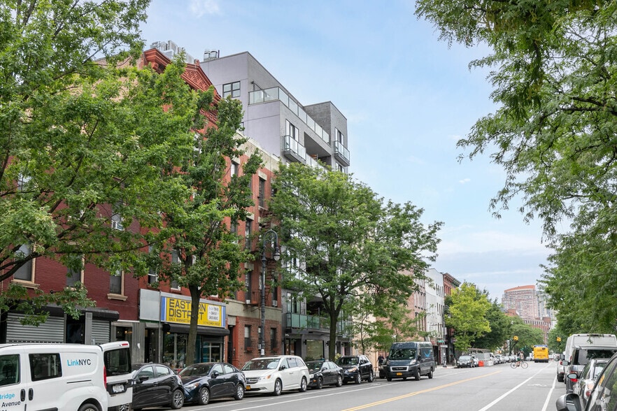 More Photos Of 1059 Manhattan Ave, Brooklyn Apartments For Lease