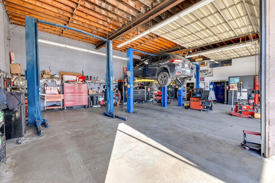 More Photos Of 68361 Kieley Rd, Cathedral City Service For Sale