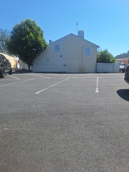 More Photos Of 329 Kenmore Ave, Bel Air Freestanding For Lease